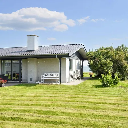 Seaside Panorama Retreat - By Traum *