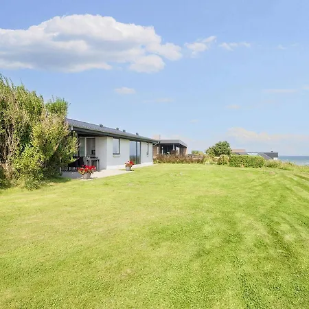 Seaside Panorama Retreat - By Traum *