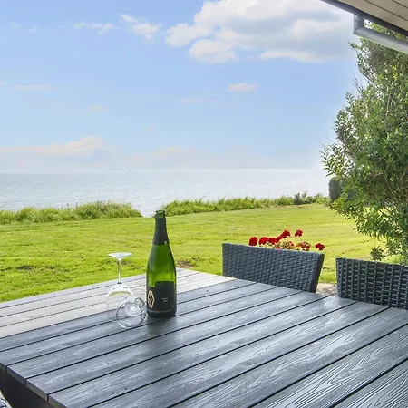 Seaside Panorama Retreat - By Traum *