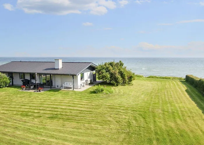 Seaside Panorama Retreat - By Traum Dom wakacyjny