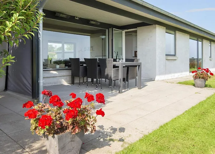 Seaside Panorama Retreat - By Traum بيت للعطل