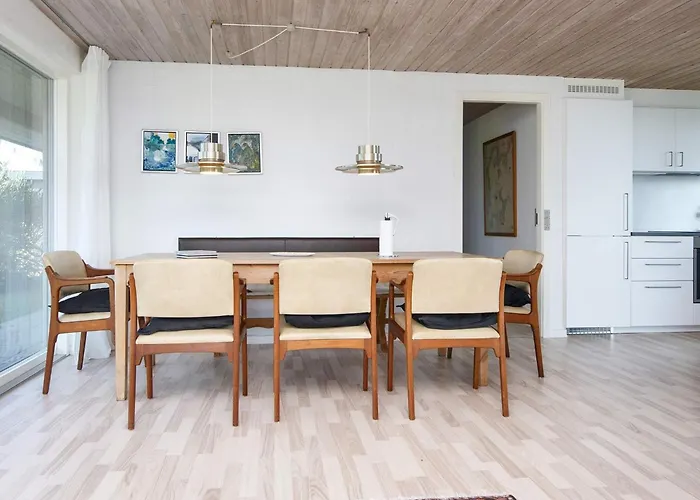 Seaside Panorama Retreat - By Traum *